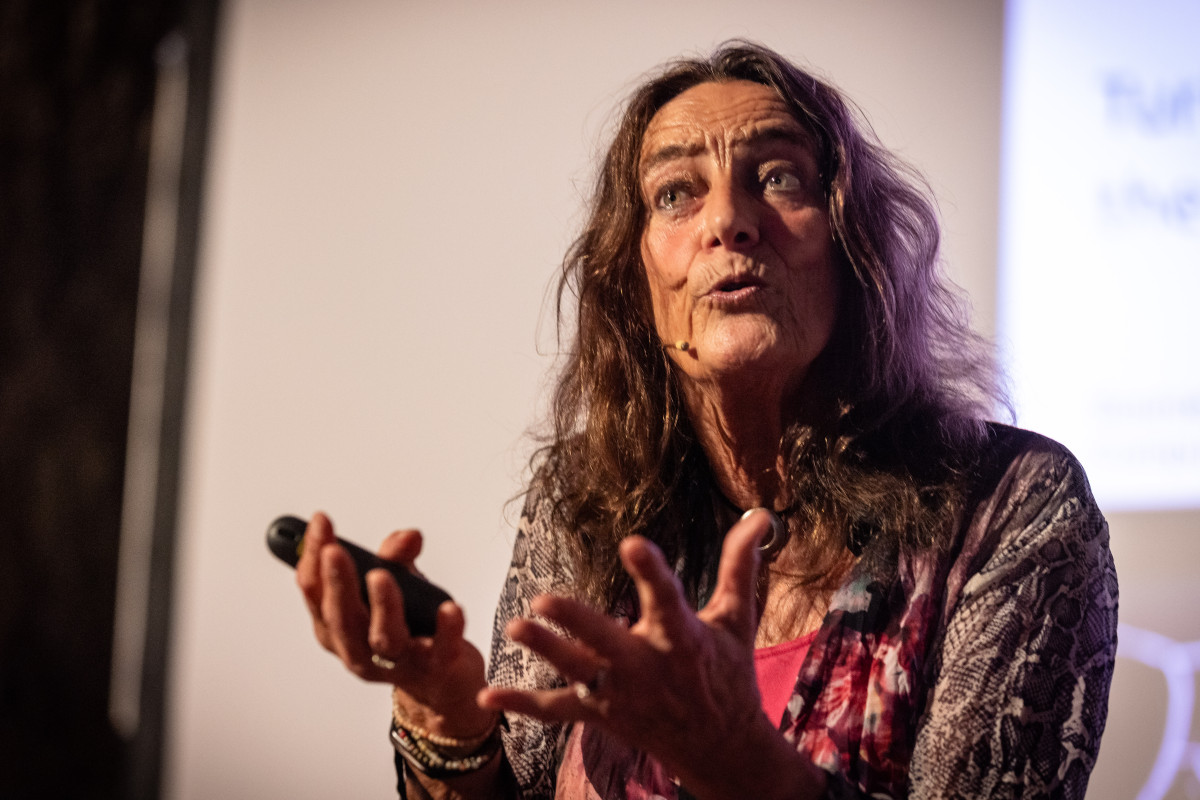 Philisophin Sybille Kraemer auf der Burg Raabs